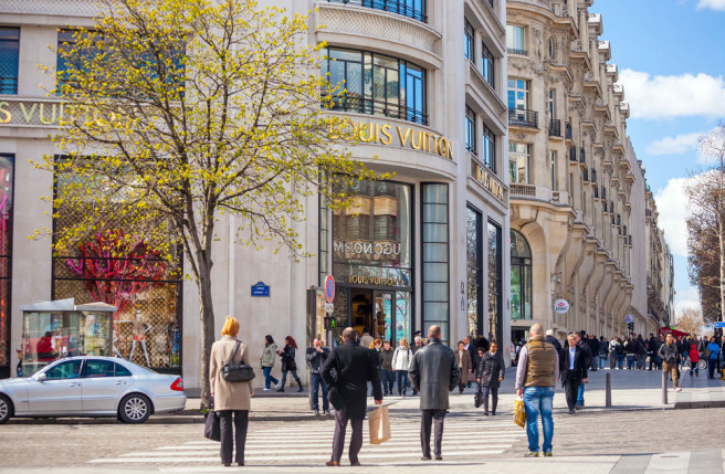 Gritty Paris Slows Flow of Chinese Tourists