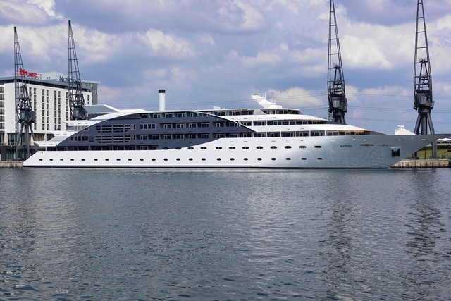 London's superyacht hotel – no need to fear sea sickness