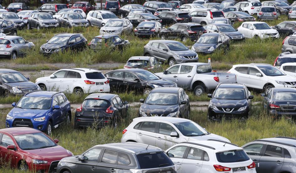 Newspaper: Russia Might Ban Car Imports if Sanctions Escalate