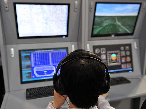 Snoozing China air traffic controllers delay jet to land