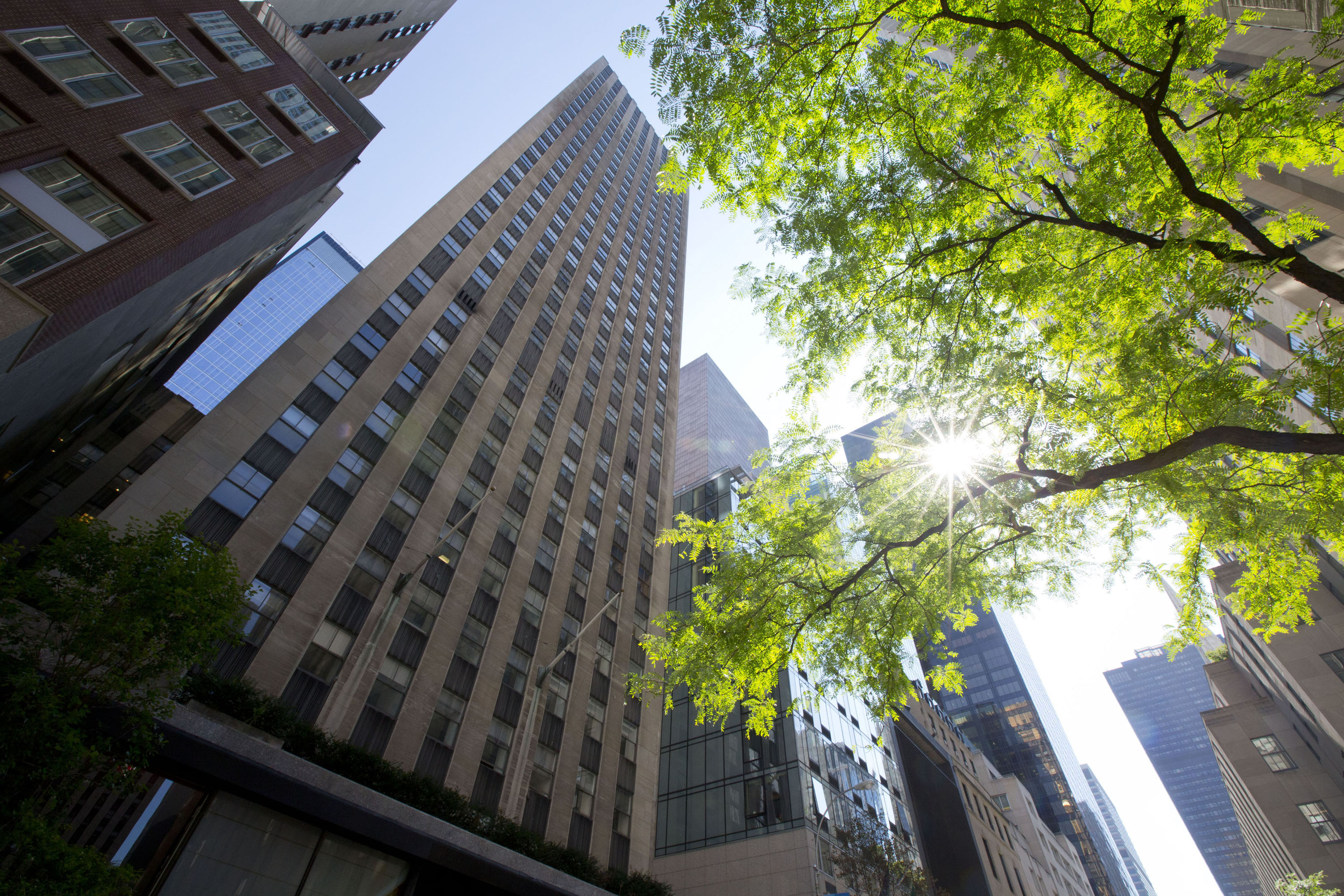 Manhattan Vacancies Rise in Epicenter Shift: Real Estate