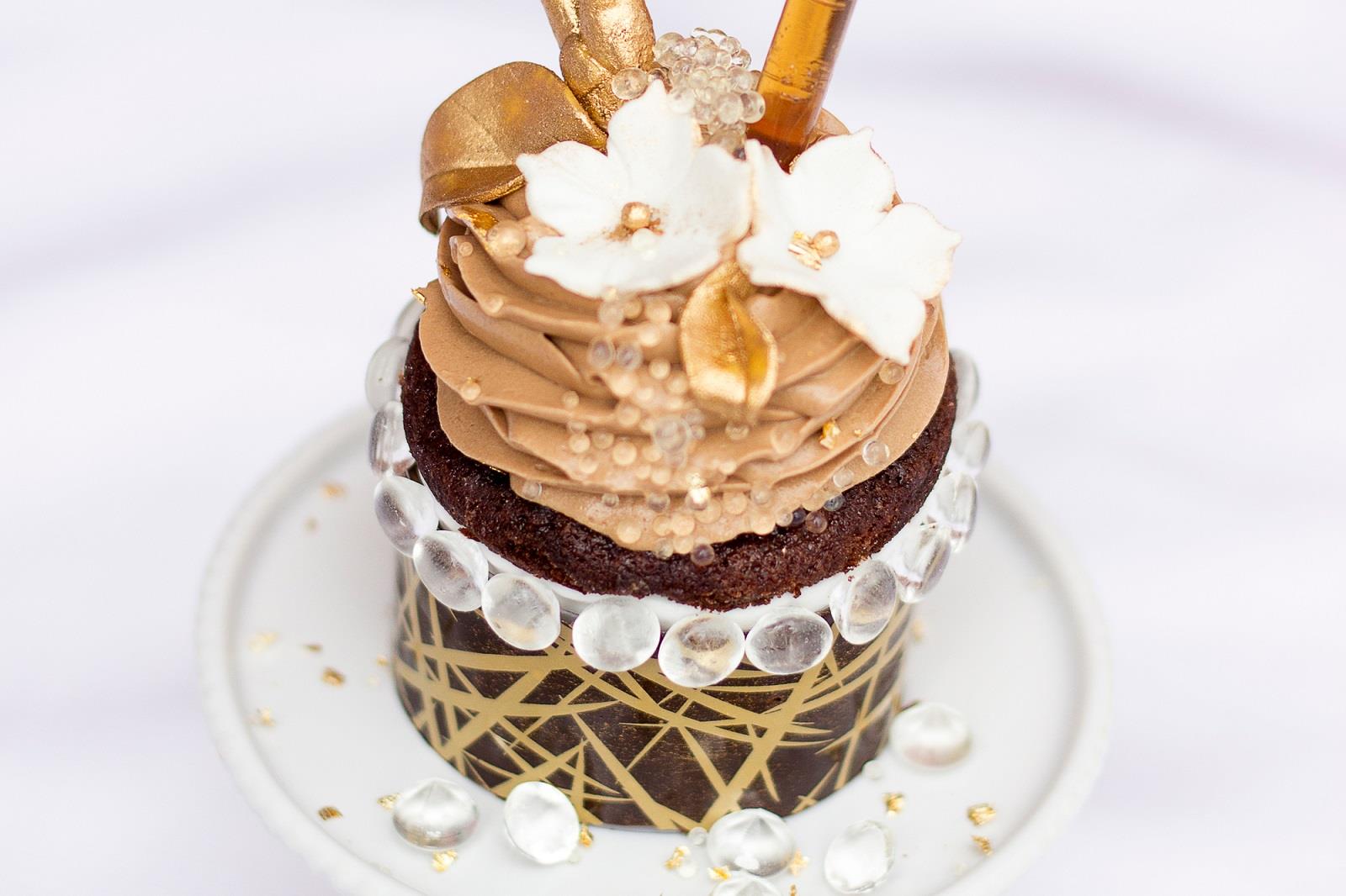 $900 Cupcake Is Topped With Gold