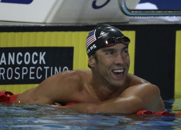 Phelps back to winning gold as comeback progresses