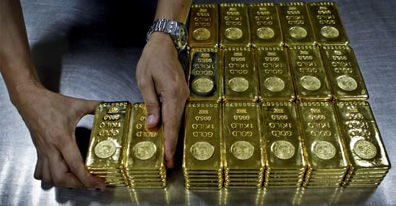 Gold price logs biggest weekly loss since mid-July, ends near 2-month low