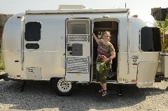 Catching some air: Airstreams riding a cool wave (with video)