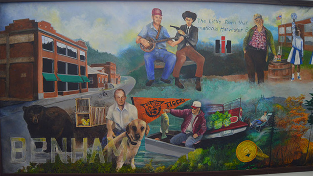 A mural in Benham, Kentucky. (Photo: Catherine Moore/Appalachian Transition …