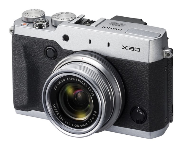 Fujifilm Unveils a High-End Compact Camera for Control Freaks