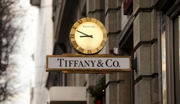 Tiffany Boosts Full-Year Forecast on Improved 2Q Profit