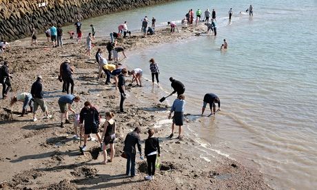 Family strikes gold on Folkestone beach