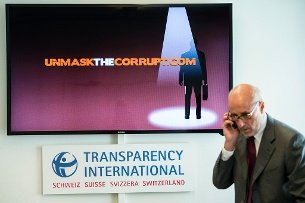 Switzerland urged to tighten its money laundering laws