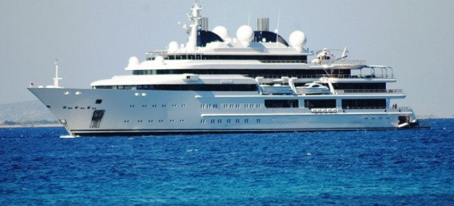 Luxurious Yachts of Qatari Emir Impress Lefkada Residents
