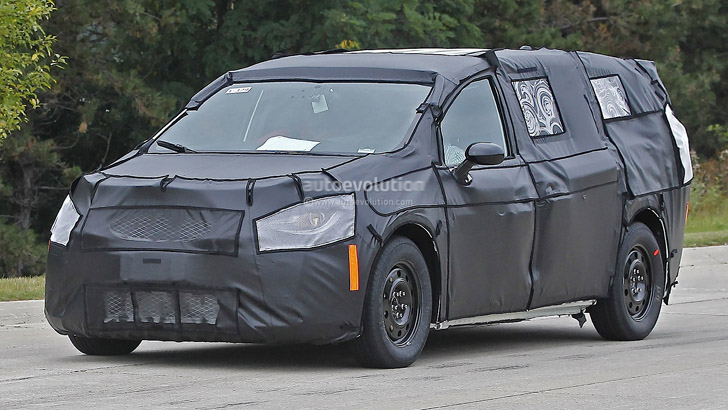 2015 Chrysler Town & Country Adds New Trim Levels, Lower Base Price