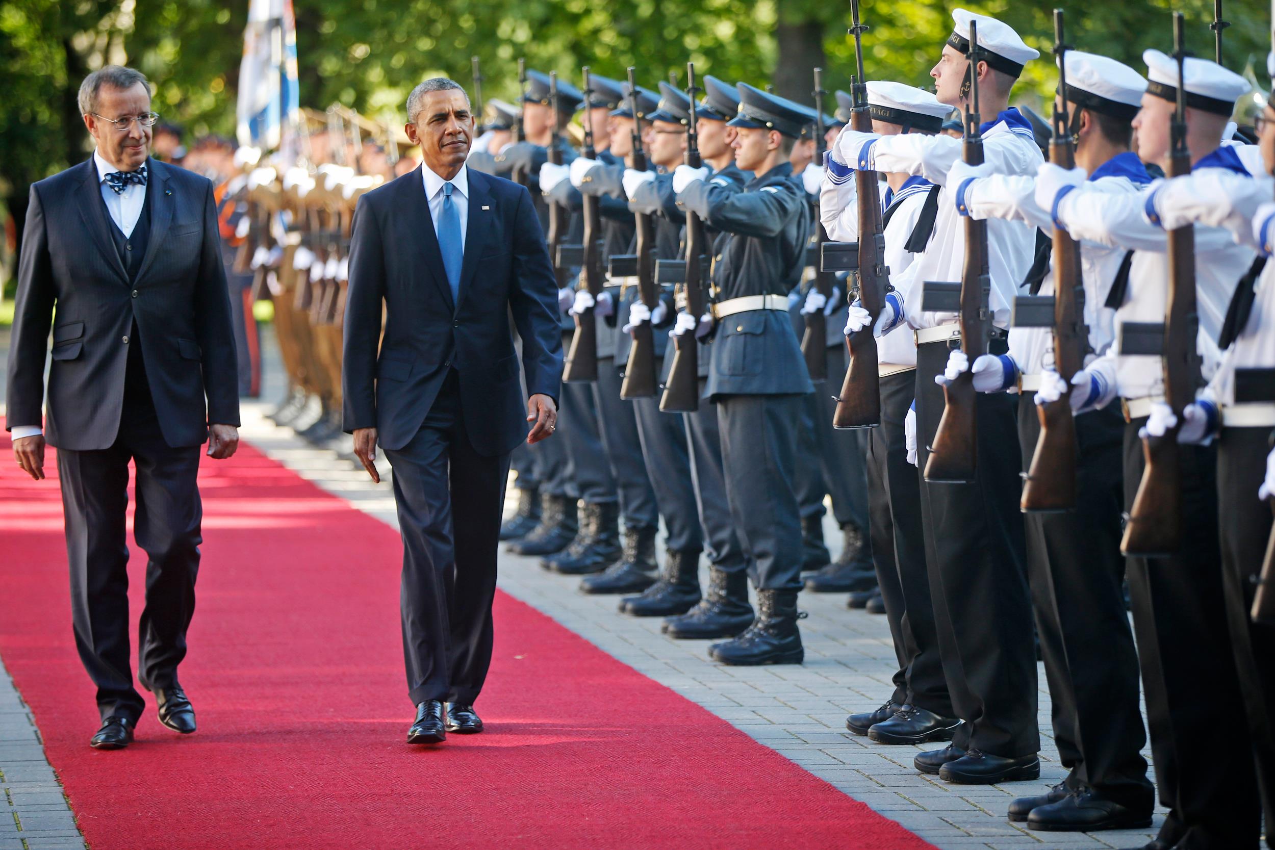 Obama, Cameron Take Hard Line on Russia Ahead of NATO Summit