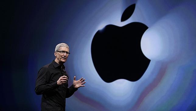 Technology|Apple Plans Smartwatch and Larger iPhones