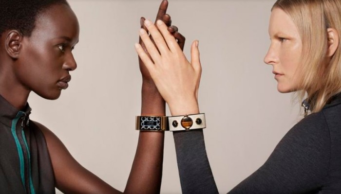 Intel-Fossil collaboration to design and develop luxury fashion wearables