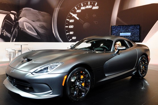 Dodge Cuts $15000 Off Viper's Price