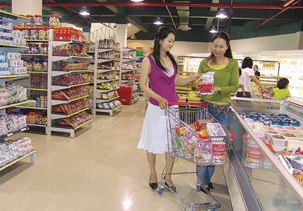 Vietnamese spend big money on luxury goods, live on borrowed funds