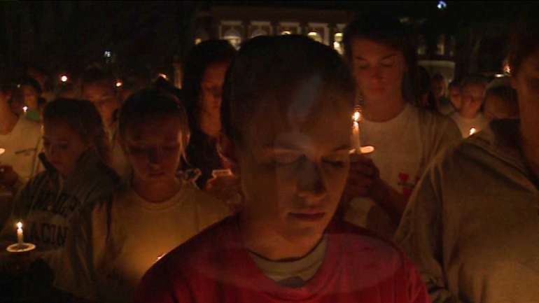 Randolph-Macon students hold vigil for missing UVa. student Hannah Graham