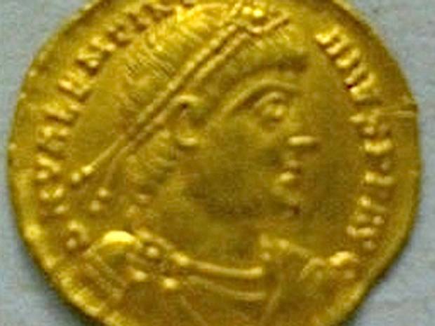 Gold Roman coin theft: Delivery man used metal detector to steal 'historically …