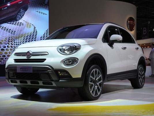 Fiat unveils SUV version of its tiny 500