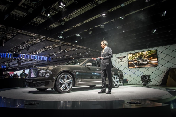 Bentley unveils new Mulsanne Speed at Paris Motor Show