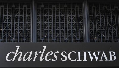 Charles Schwab's Robo-Broker Is Coming