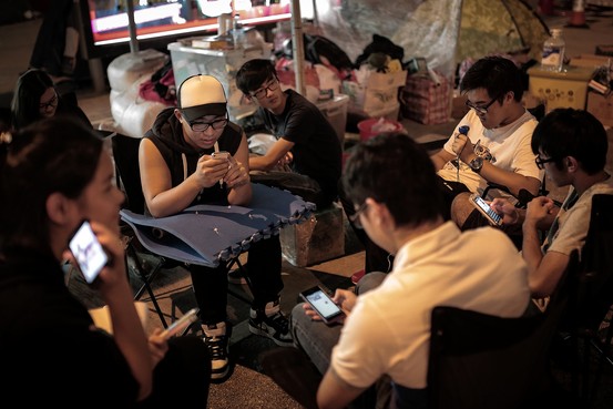 Apps Speed Up, and Often Muddle, Hong Kong Protesters' Messages