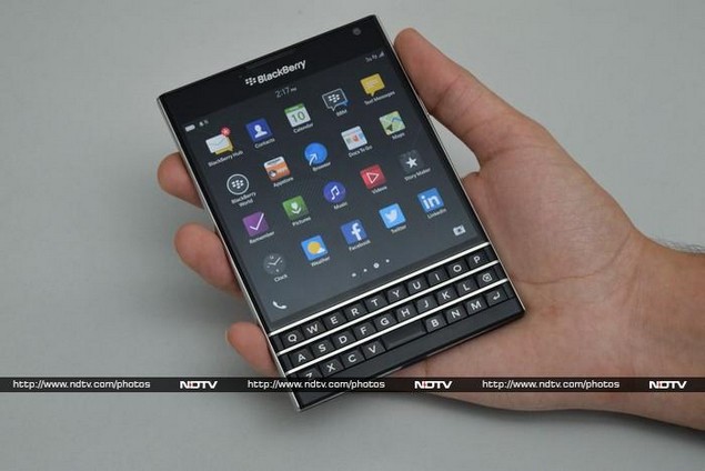 BlackBerry Passport Review: The QWERTY Challenger