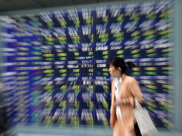 Asian markets sink further on global economy fears