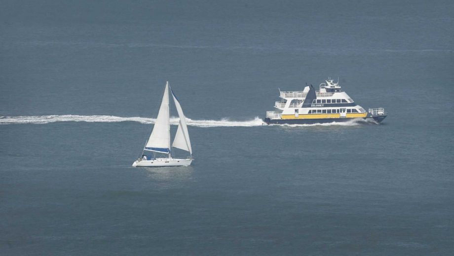 Ten hurt in Blue and Gold ferry crash in S.F.