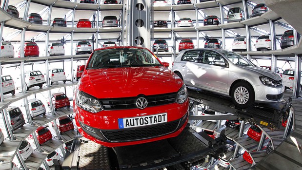 European Car Sales Growth Revives on Price Cuts