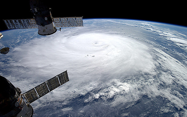 Power out for thousands in Bermuda as Hurricane Gonzalo moves away