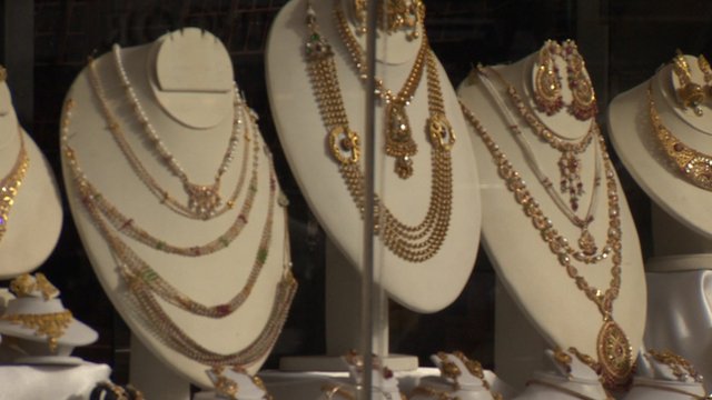 Diwali: Met Police warn against gold thefts ahead of festival