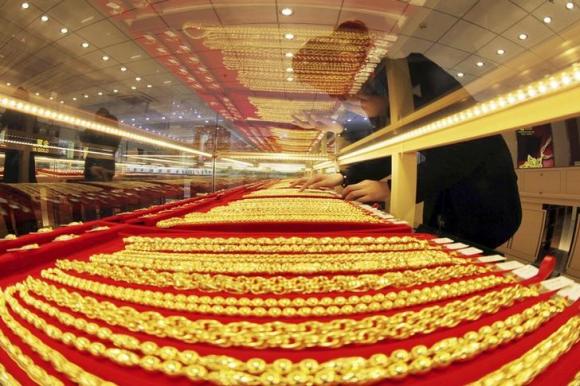 Top bullion consumer China works on first gold forwards, options
