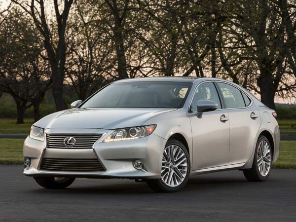 2014 Lincoln MKZ vs. 2014 Lexus ES 350: Which Is Better?