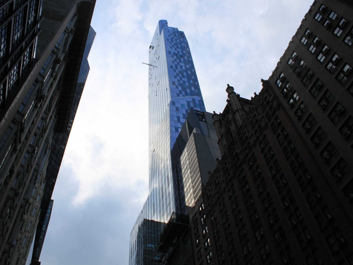 Real Estate Insiders Think NYC's Luxury Housing Bubble Is Going To Pop