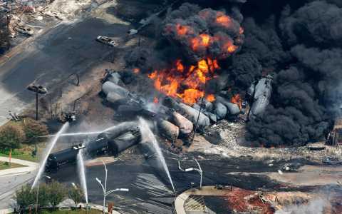 'Bomb trains': A crude awakening for Richmond, Calif.