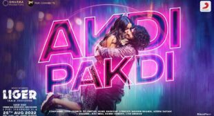 Lyrics of Akdi Pakdi Song